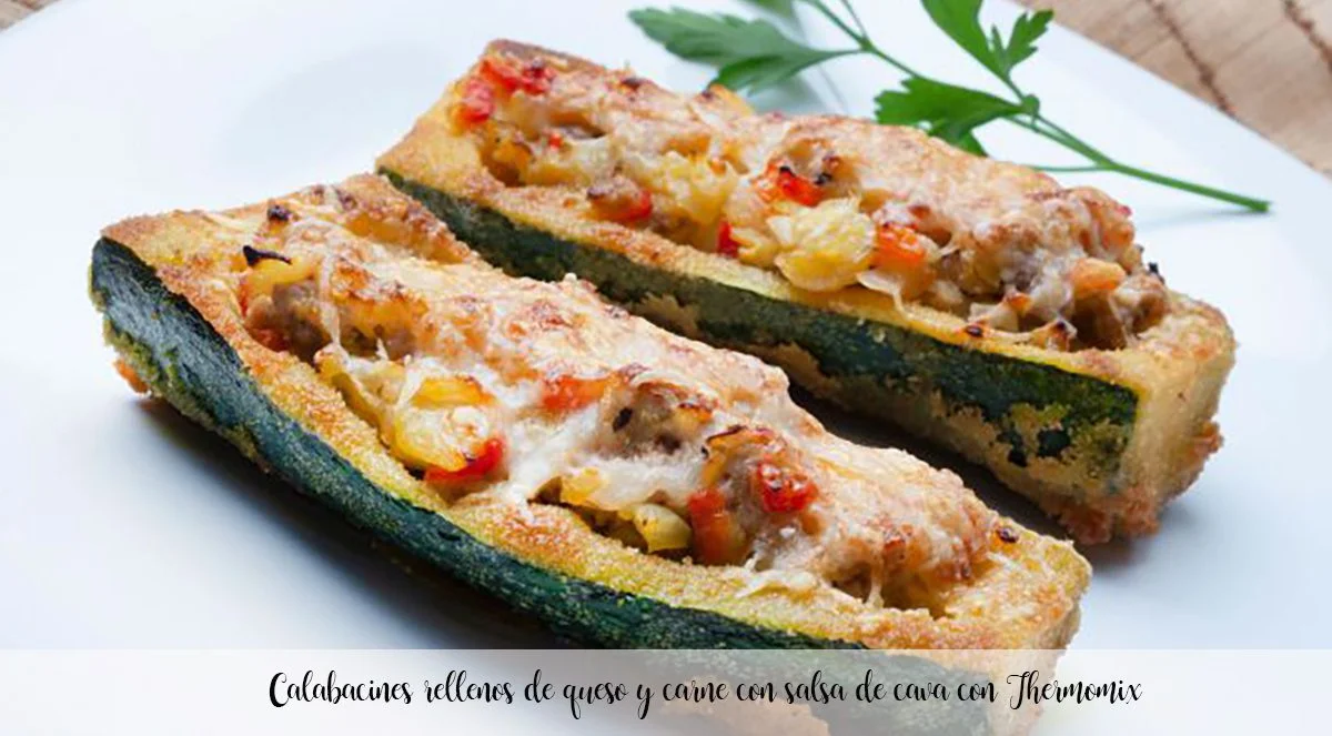 Calabacines rellenos de queso y carne con salsa de cava con Thermomix