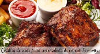 Costillas de cerdo fritas con ensalada de col con thermomix