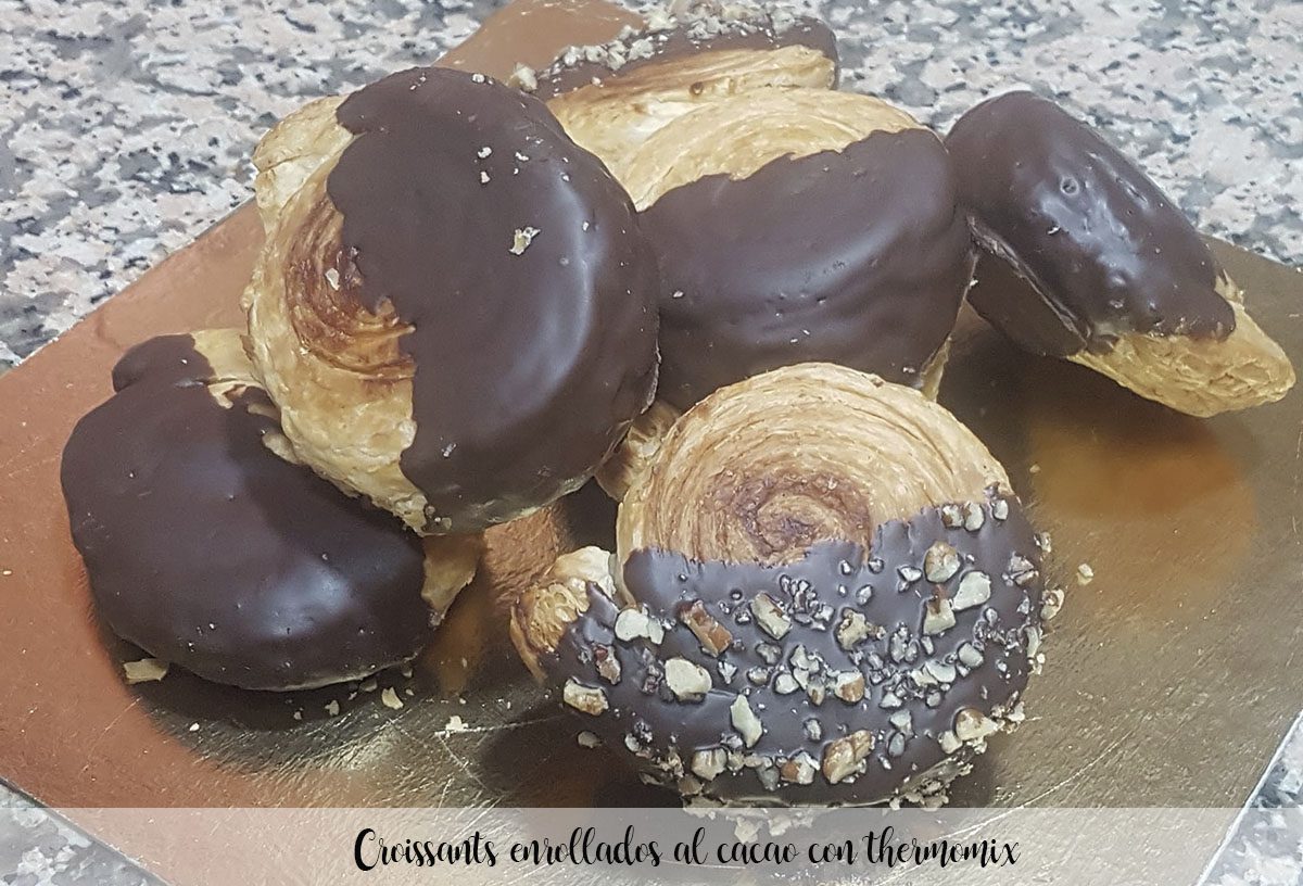 Croissants enrollados al cacao con thermomix