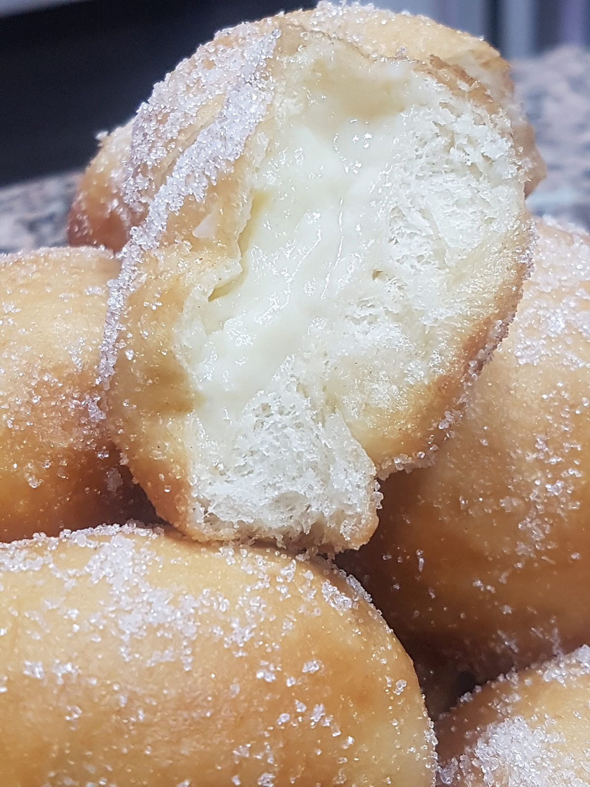 Bolitas de Donuts rellenas de crema con thermomix