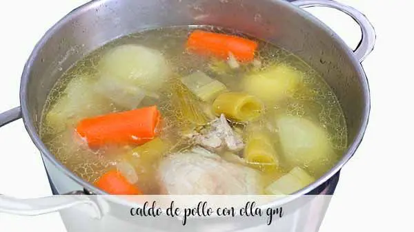 Caldo de pollo con olla GM