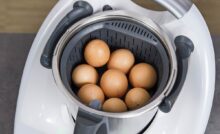 diferencias entre Cocinar huevos en la cesta de cocción o el varoma