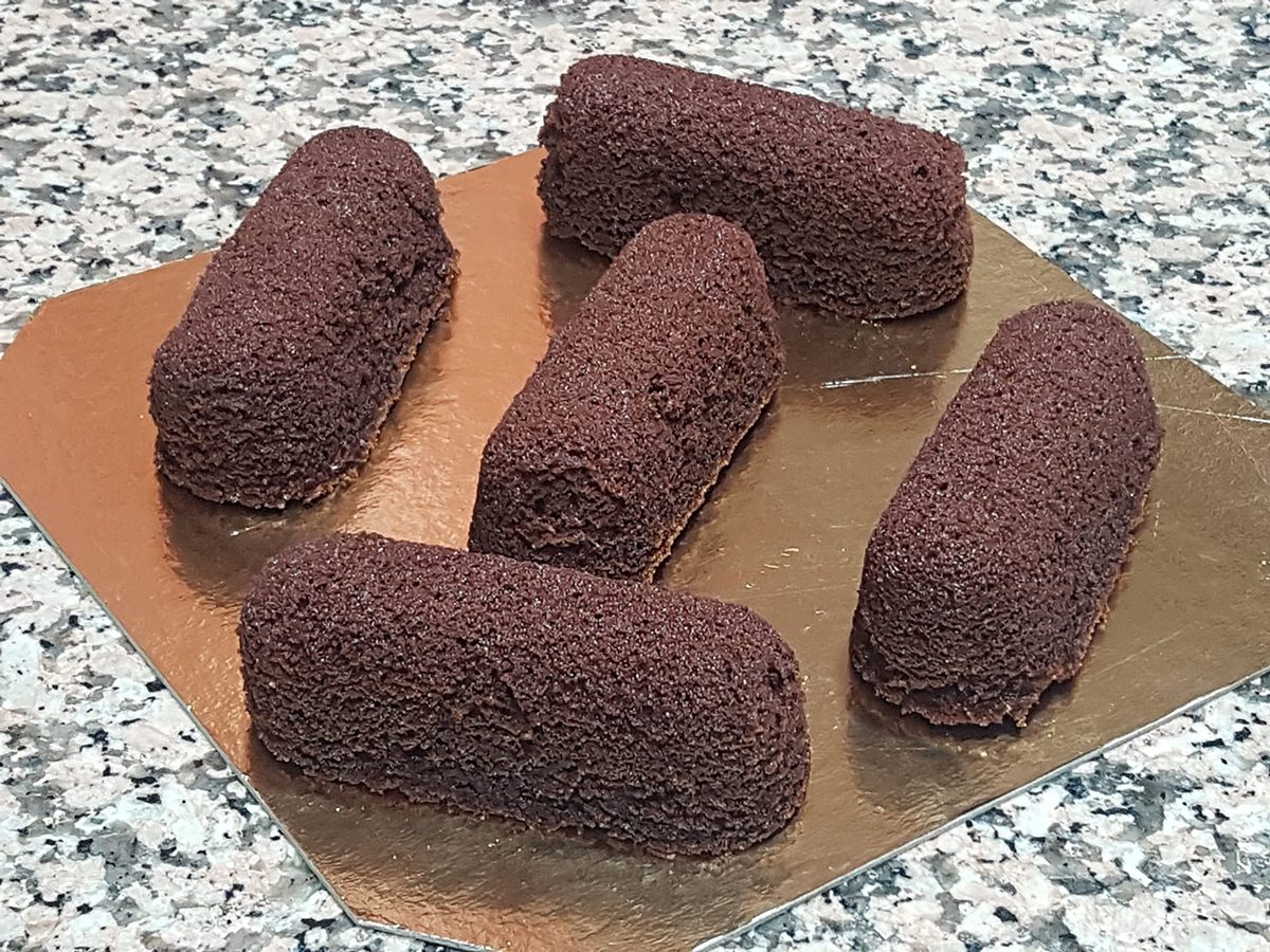 Pastelitos circulo rojo con chocolate con Thermomix