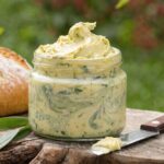 Mantequilla de ajo silvestre en Thermomix