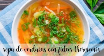 Sopa de verduras con fideos con thermomix